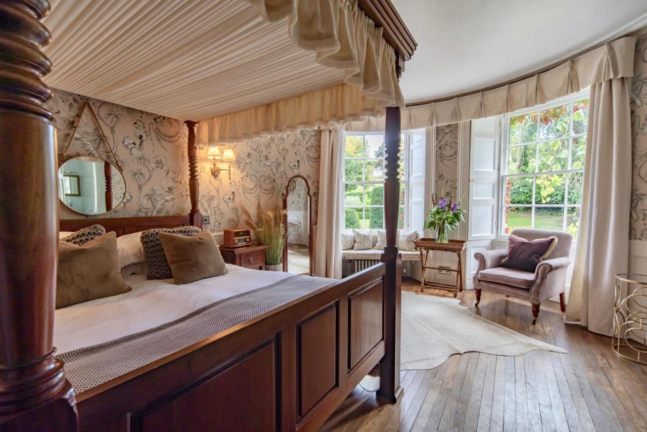 Burleigh Court Hotel Страуд Экстерьер фото